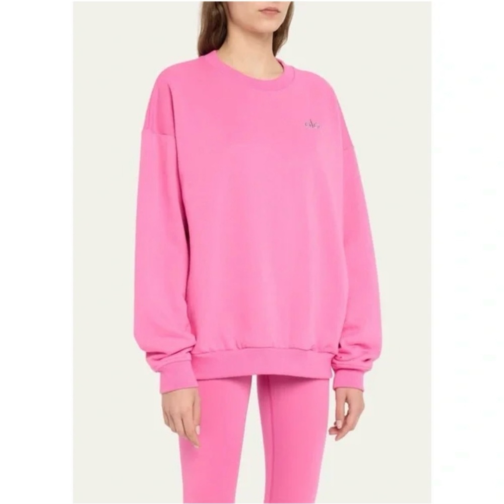 ALO Yoga Accolade Crew Neck Pullover Paradise Pink Logo Sweatshirt in a Large
